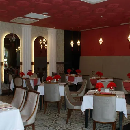 Port River Hotel&spa מלון