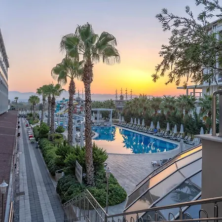 Port River Hotel&spa מלון 5*